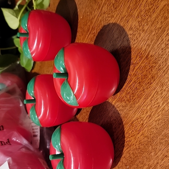 Bobbing for Apple plastic Red Apples 🍎  24 ct Party Fun Toy - Picture 3 of 8